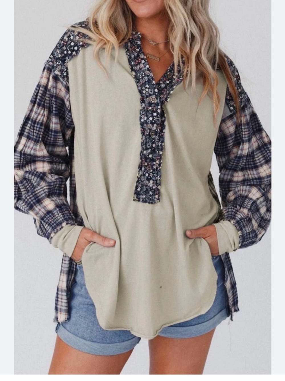 Three Bird Nest Cream Tunic with Navy Floral & Plaid sleeves and Back NWT Sz Med